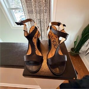 Kelsi Dagger Black Strappy T‑Bar High Heel Sandals